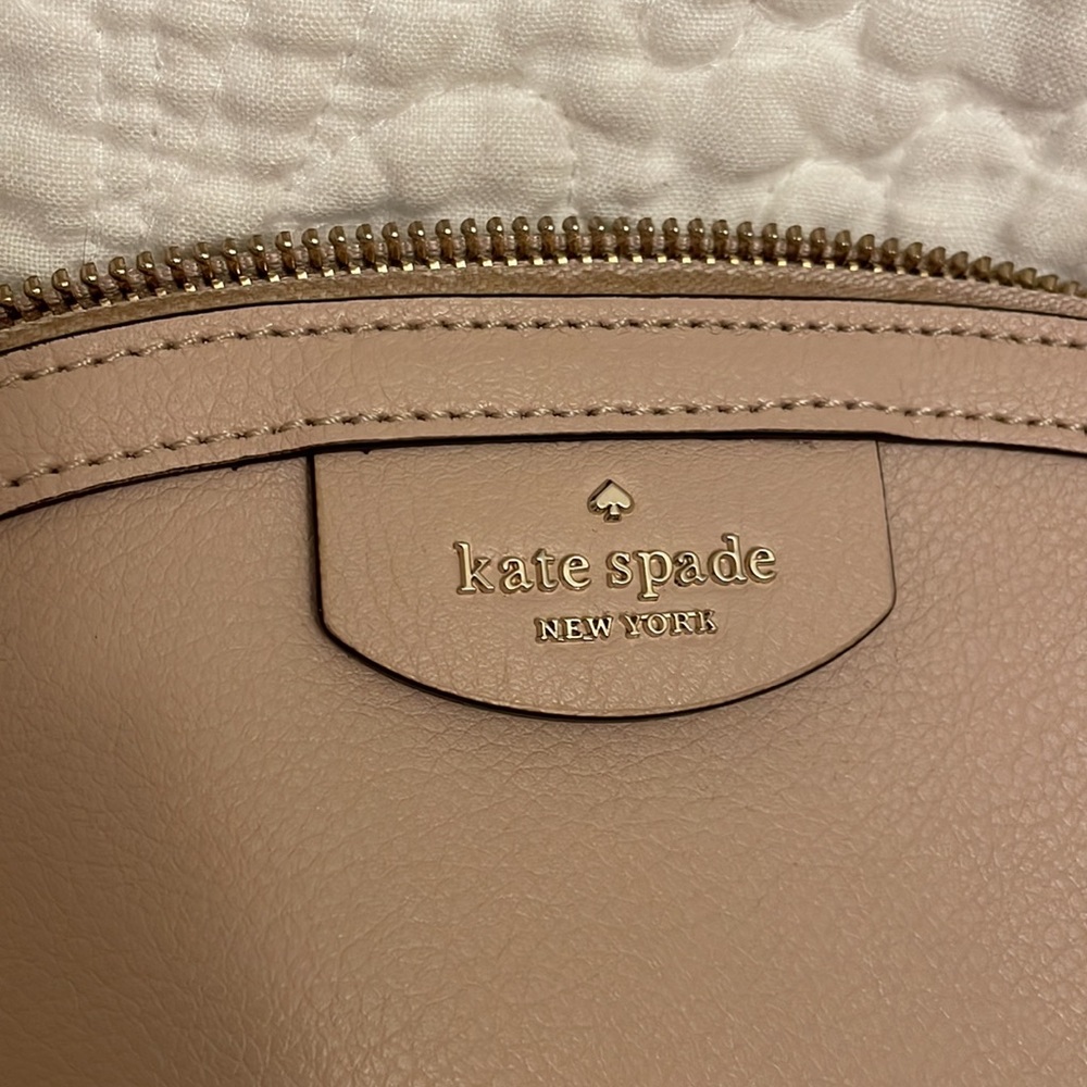 ✨ Kate Spade Large Dome Crossbody ✨